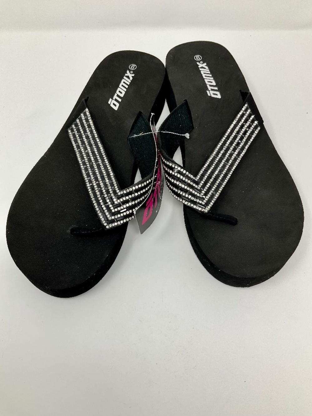 NWT "Otomix" Wms Competition & Comfort Rhinestone Flop Flops Sz 9